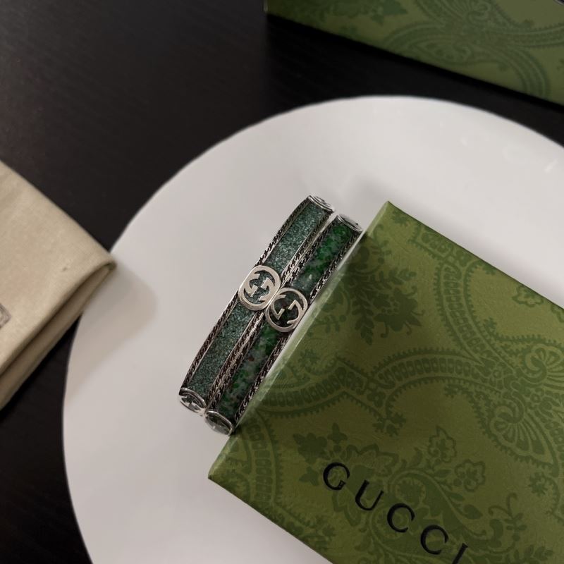 G*u*i bracelets